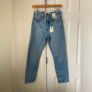 NWT Levi’s womens wedgie jeans size 26 tapered leg blue